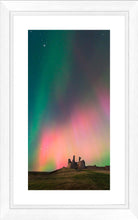 Dunstanburgh Castle aurora 2 Ref-SC2481