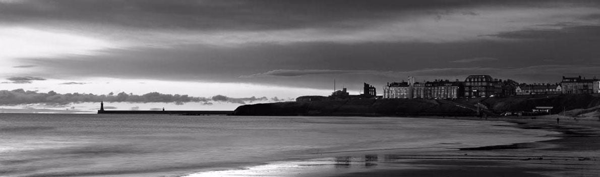 Tynemouth Longsands red dawn Ref-PBW286