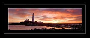 Saint Mary's Lighthouse dawn Ref-PC70