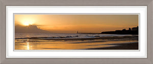 Tynemouth Longsands dawn Ref-PC80