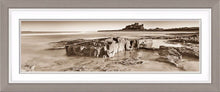 Bamburgh Castle rocks Ref-PSBCR5