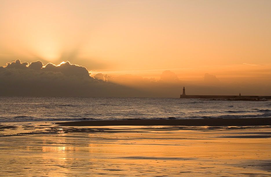 Tynemouth Longsands dawn Ref-SC2106